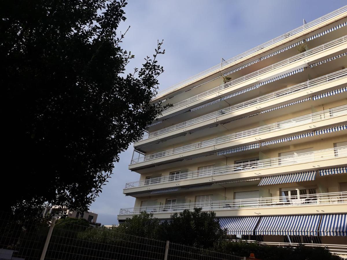 Le Palais Du Tropique Appartement Vue Mer 5E Etage Avec Ascenseur ฌวง-เลส์-แป็งส์ ภายนอก รูปภาพ